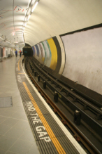Tube mind the gap iStock 000005129752XSmall 146x219