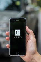 Uber 70893627 s 145x219